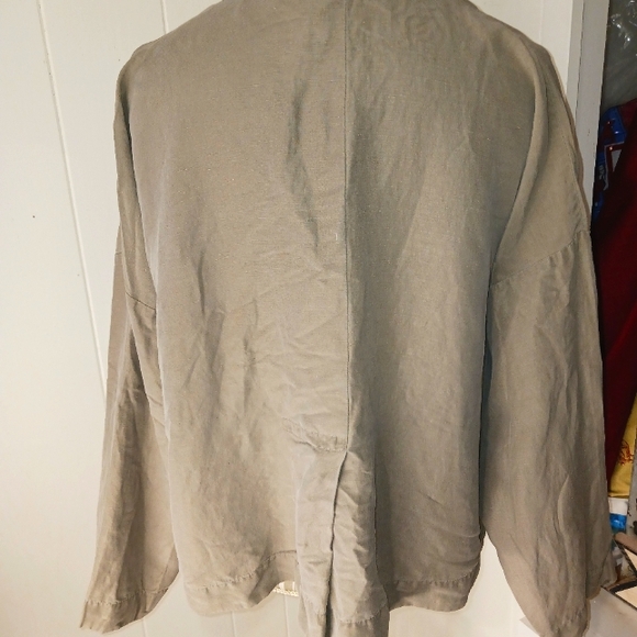 Eileen Fisher Button down linen/silk Blouse Sz XS (Fits bigger) - Picture 3 of 6